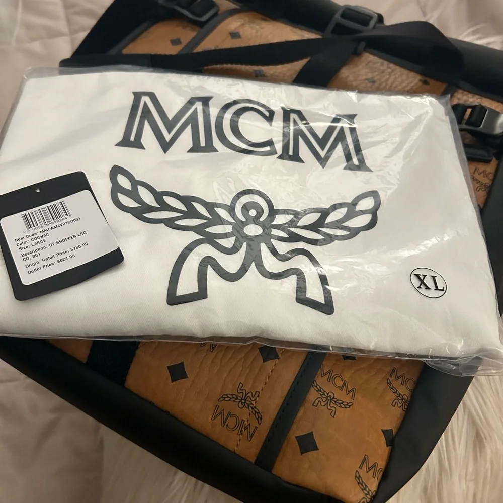 Authentic MCM Large Shopper - Picture 11 of 11